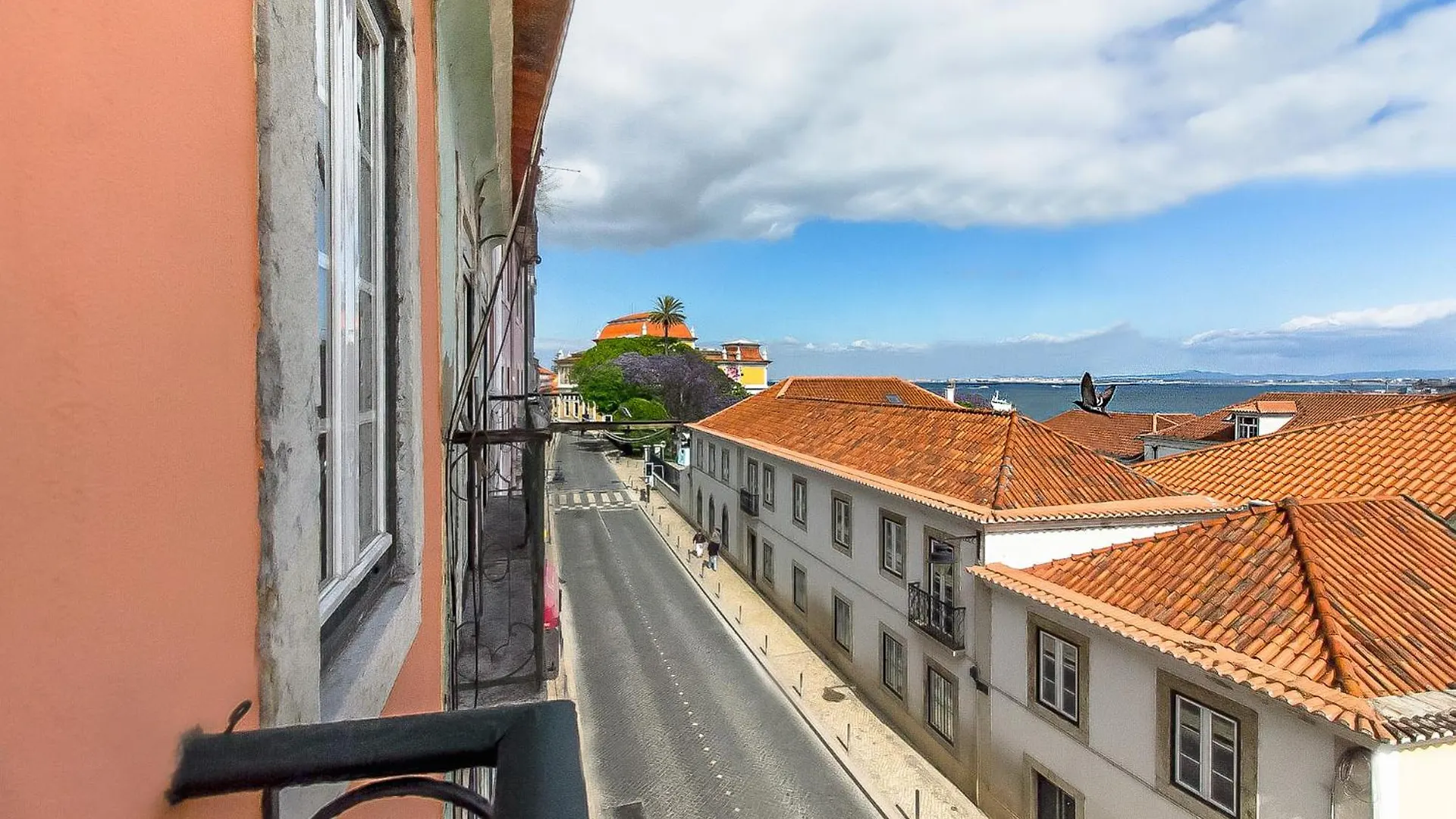 Santos Green Apartment Lisbon